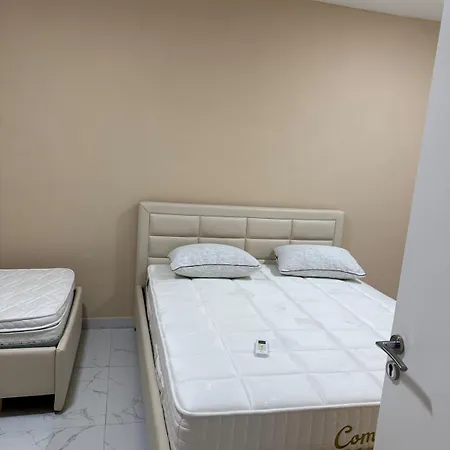 Brand New 3 Apartamento *